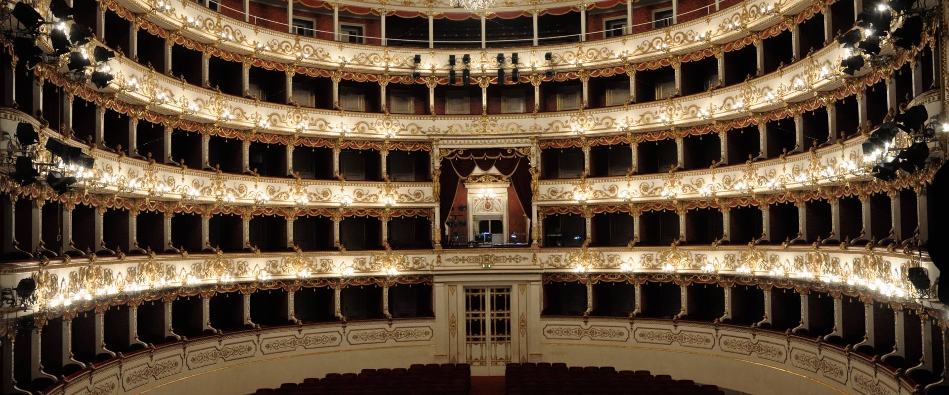Teatro Municipale Romolo Valli Reggio Emilia 03 photo by Lorenzo Gaudenzi